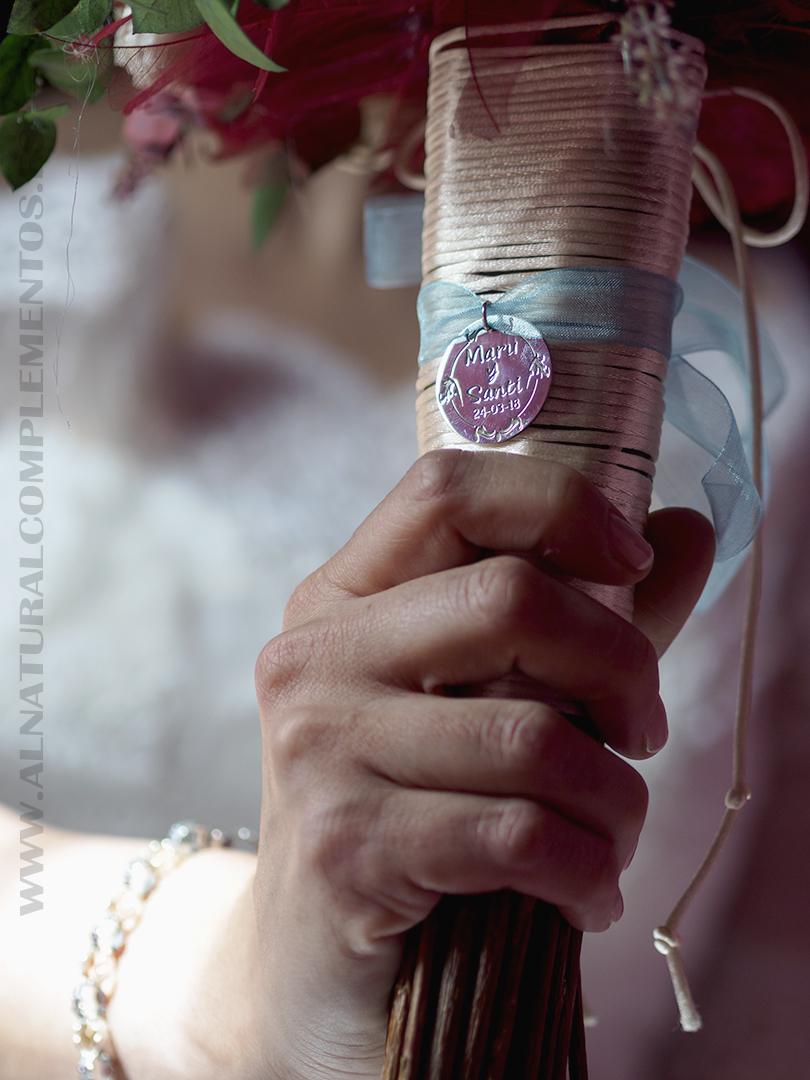 Chapa personalizada para ramo de novia